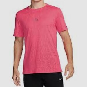 NWT Nike Men's Pink Graphic T-Shirt. Size XL